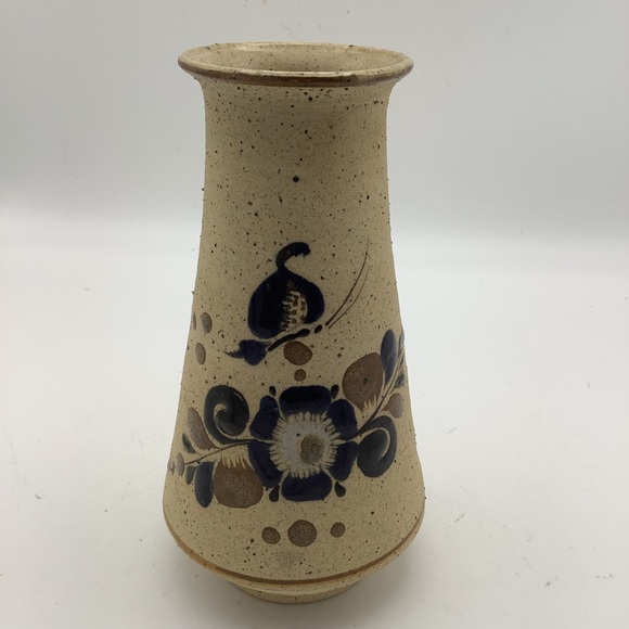 Handcrafted Mexican Tonala Pottery Vase with Floral Design - Picture 1 of 11